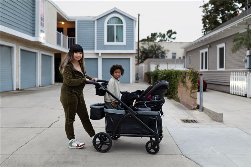 Guide to the Best Baby Strollers That Make Travel Easy and Fun Under $200